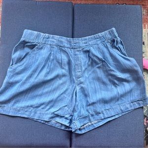 High Waisted Chambray Pleated Pull On Shorts - Size 1x